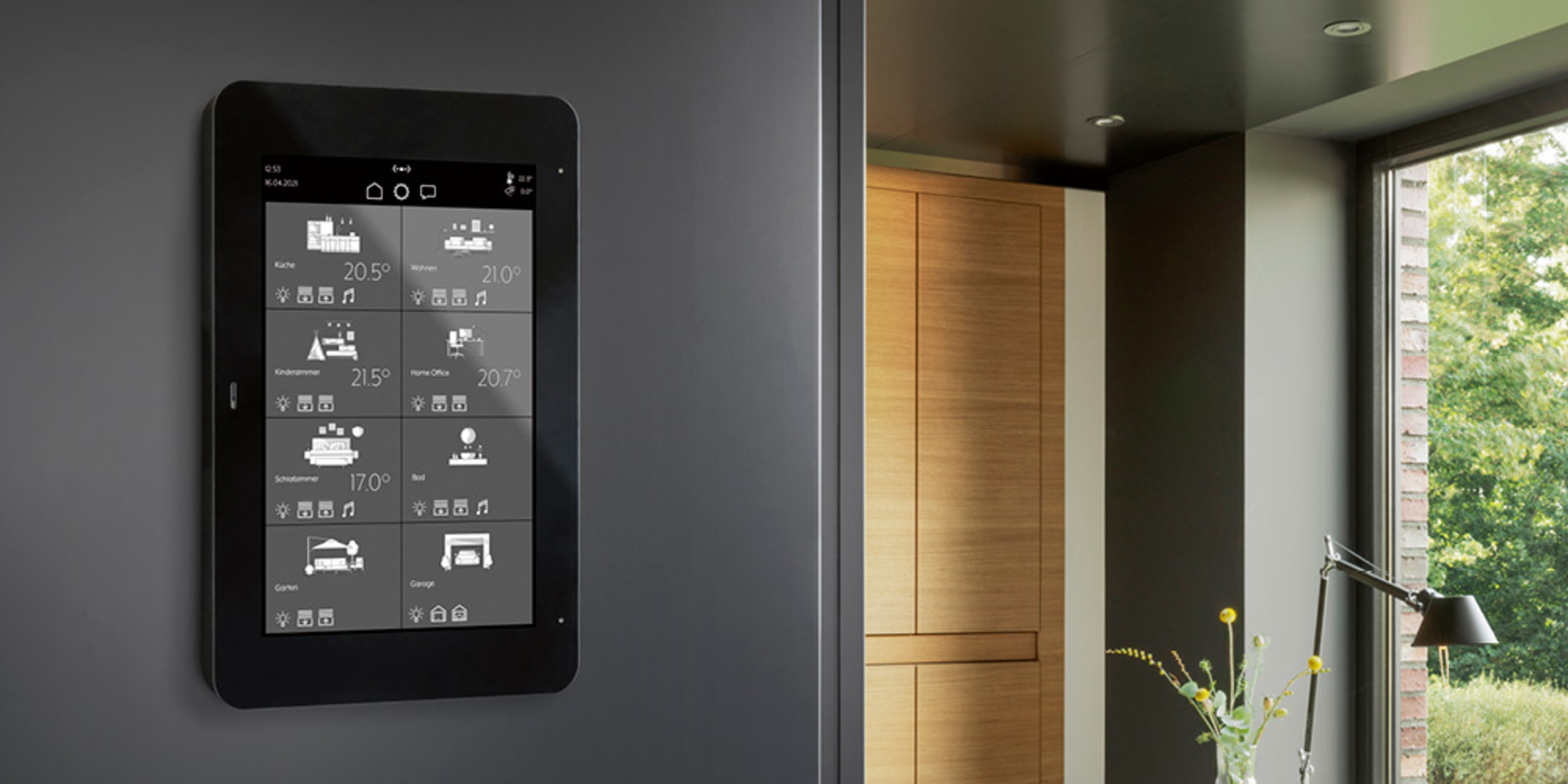 JUNG Smart Panel 8 bei Pickel Elektro- und Sanitär GmbH in Leutershausen